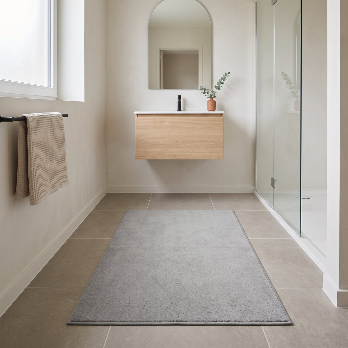 Tapis de Bain Antidérapant Absorbant Gris en situation