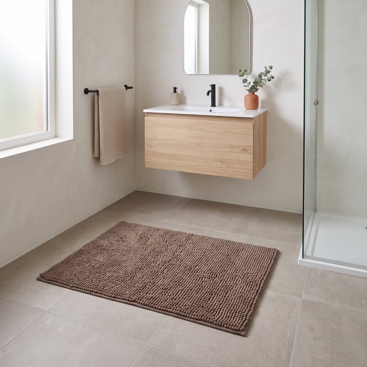 Tapis de Bain Microfibre Café en situation, vue en plongée