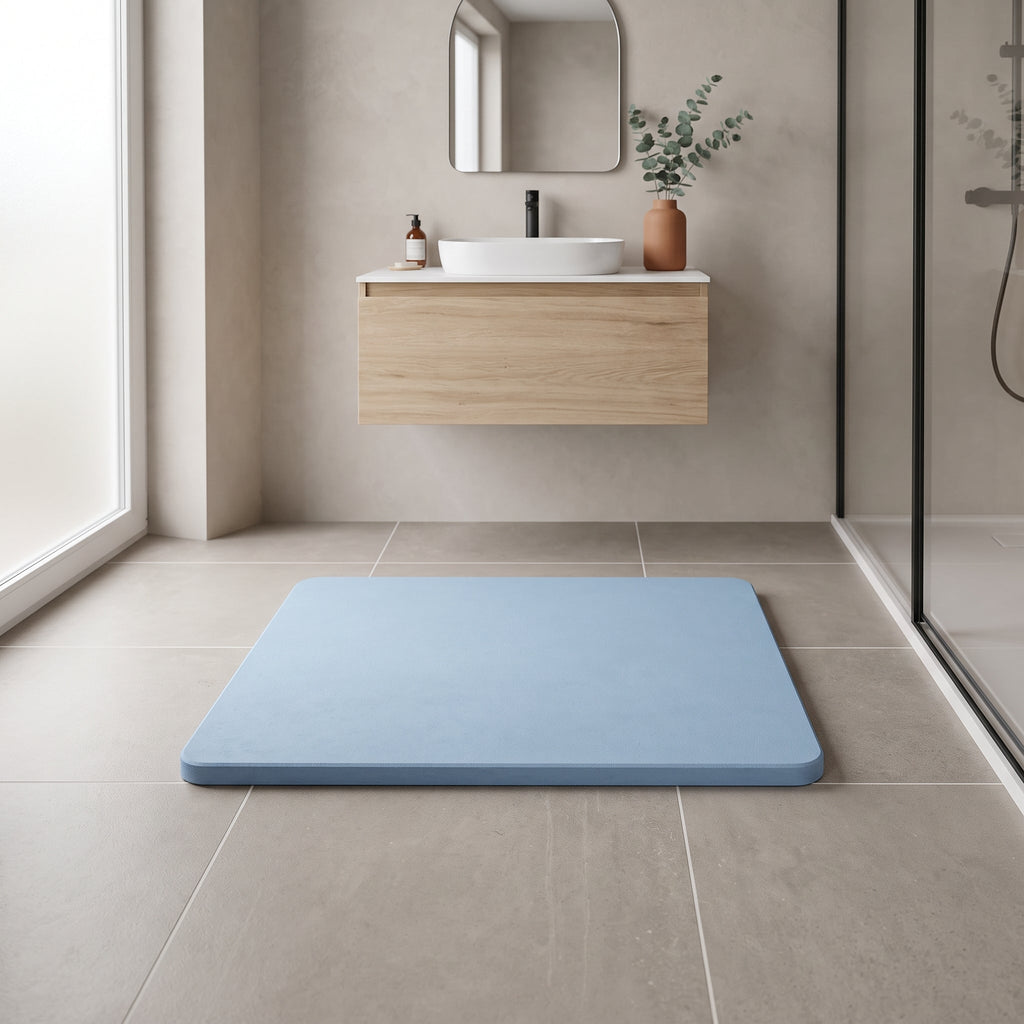Tapis de Bain Terre de Diatomées Bleu Insignes en situation, vue en plongée