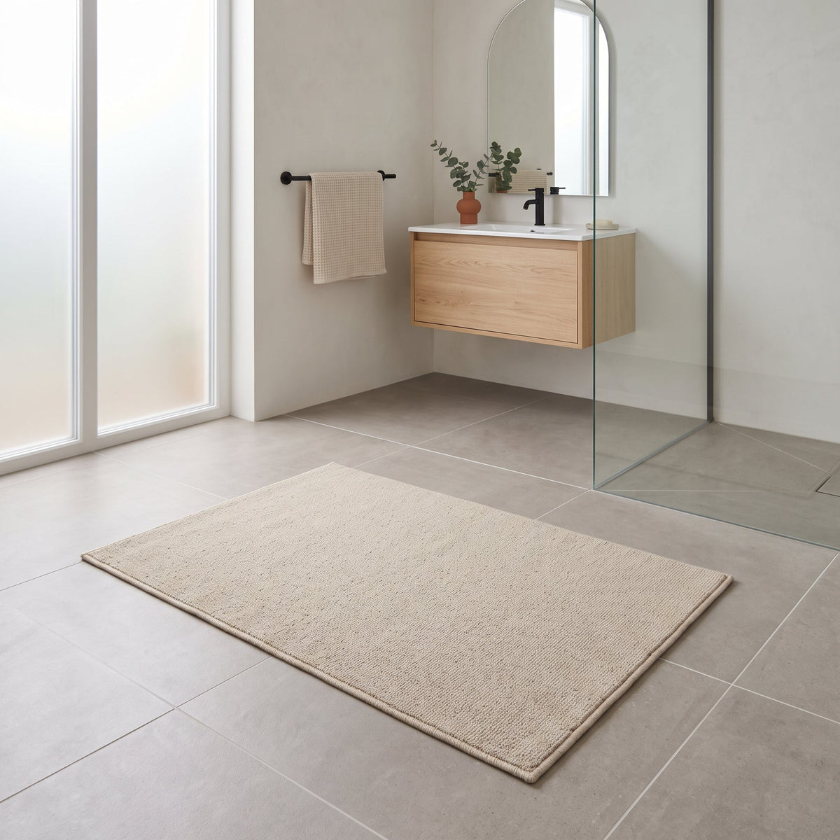 Tapis de Salle de Bain Lin Naturel Absorbant Doux en situation, vue en plongée